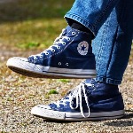 Blaue Turnschuhe